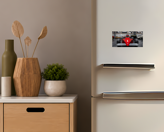 Retro Formelbilsmagnet – Sportig Kylskåpsmagnet med Klassisk Racingdesign