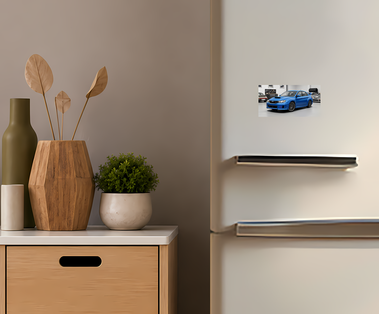 Retro Sedanmagnet – Sportig Kylskåpsmagnet med Klassisk Bilinspirerad Design
